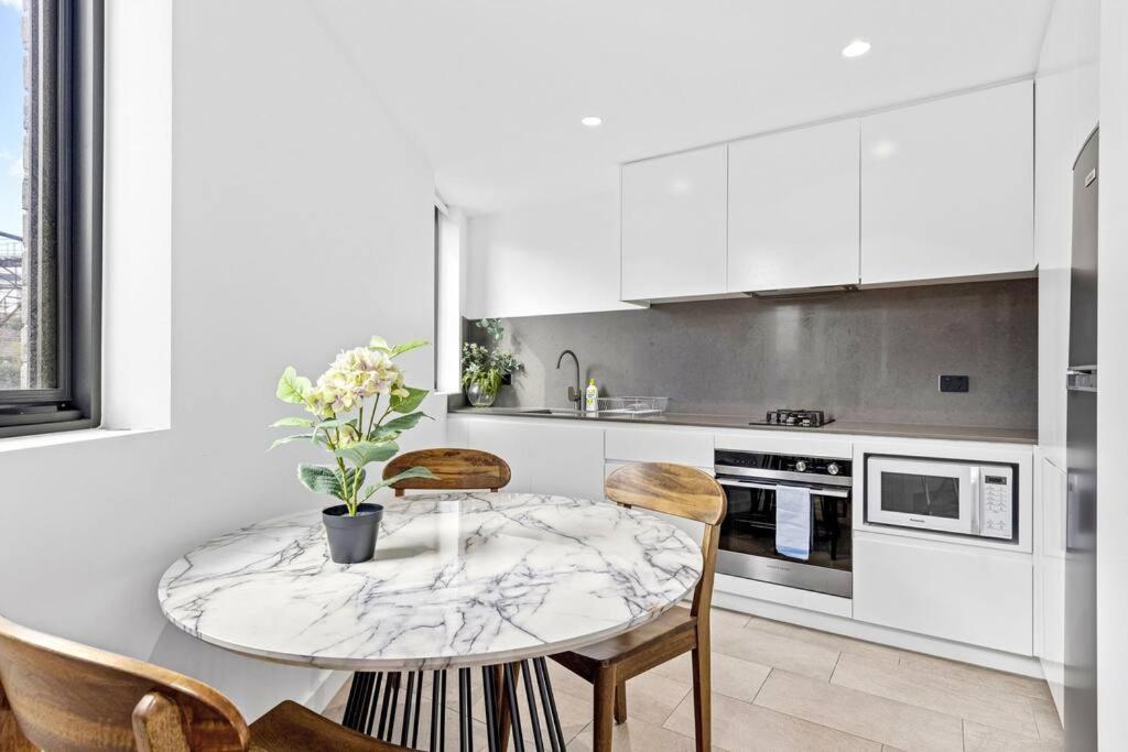 Studio For Long Term Tenants In Strathfield Cbd Sidney Exterior foto